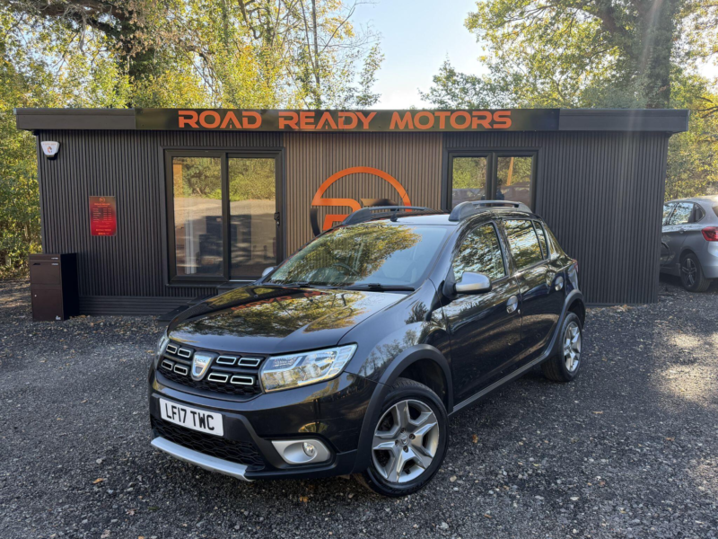 2017 Dacia Sandero Stepway 0.9 Tce Laureate Euro 6 (s/s) 5dr in Black — image 1