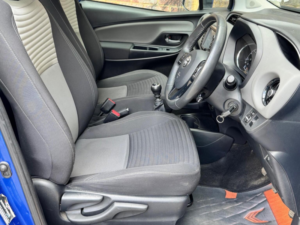 2019 Toyota Yaris 1.5 Vvt-I Icon Euro 6 5dr in Blue — image 3