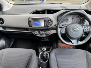 2019 Toyota Yaris 1.5 Vvt-I Icon Euro 6 5dr in Blue — image 4