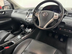 2017 Nissan Pulsar 1.2 Dig-T Tekna Euro 6 (s/s) 5dr in Blue — image 4