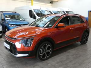 2023 Kia Niro 1.6 Gdi 11.1kwh 3 SUV 5dr Petrol Plug-In Hybrid Dct Euro 6 (s/s) (180 Bhp) in Orange — image 4