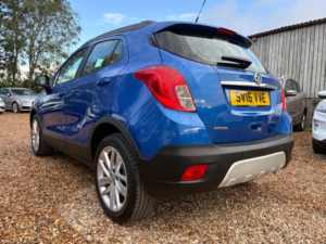 2016 Vauxhall Mokka 1.6i Exclusiv 2WD Euro 6 (s/s) 5dr in Blue — image 6