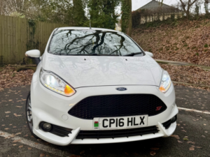 2016 Ford Fiesta 1.6 T St-2*only 14k*ffsh-Nav-H/recaros-2kys**flawless Original Car** in White — image 3