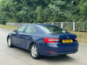 2016 Skoda Superb 1.6 Tdi S DSG Euro 6 (s/s) 5dr in Blue — image 3