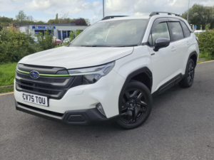 2025 Subaru Forester 2.0 I E-Boxer Field Lineartronic 4WD Euro 6 (s/s) 5dr in White — image 3