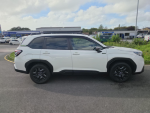 2025 Subaru Forester 2.0 I E-Boxer Field Lineartronic 4WD Euro 6 (s/s) 5dr in White — image 6