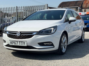 2017 Vauxhall Astra 1.6 Astra Sri Cdti Auto 5dr in White — image 3