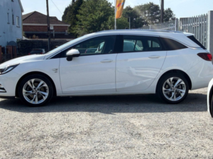 2017 Vauxhall Astra 1.6 Astra Sri Cdti Auto 5dr in White — image 4