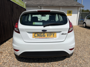 2016 Ford Fiesta 1.3 Zetec in White — image 5