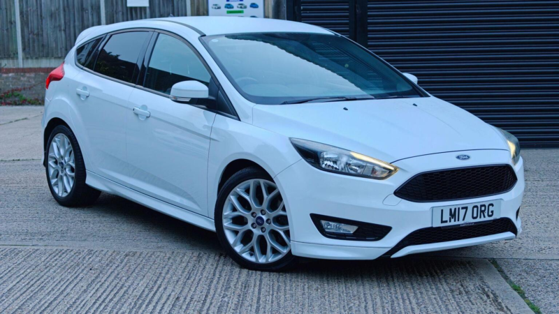 2017 Ford Focus 1.5t Ecoboost St-Line Euro 6 (s/s) 5dr in White — image 1