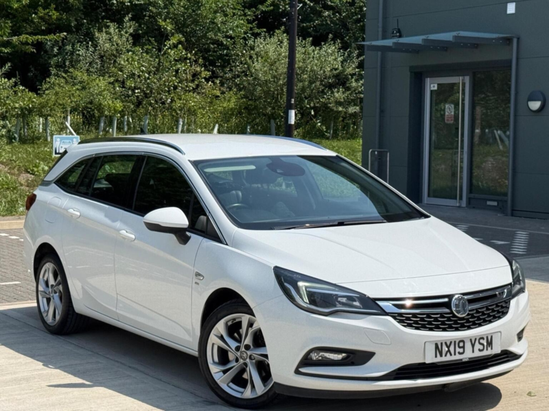 2019 Vauxhall Astra 1.6 Cdti Blueinjection Sri Nav Sports Tourer Euro 6 (s/s) 5dr in White — image 1