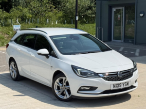 2019 Vauxhall Astra 1.6 Cdti Blueinjection Sri Nav Sports Tourer Euro 6 (s/s) 5dr in White — image 5
