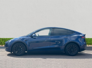 2023 Tesla Model Y (dual Motor) Long Range SUV 5dr Electric Auto 4wde (384 Bhp) in Blue — image 4