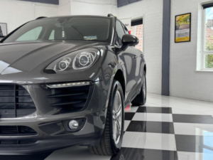 2015 Porsche Macan 2.0t Pdk 4WD Euro 6 (s/s) 5dr in Grey — image 5