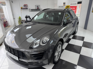 2015 Porsche Macan 2.0t Pdk 4WD Euro 6 (s/s) 5dr in Grey — image 6