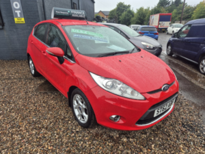 2012 Ford Fiesta 1.3 Zetec in Red — image 2