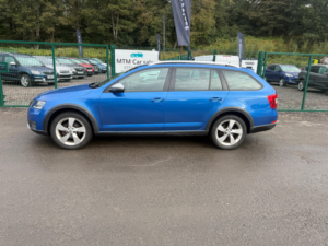 2017 Skoda Octavia 2.0 Tdi Scout Estate 5dr Diesel Manual 4WD Euro 6 (s/s) (150 Ps) in Blue — image 3