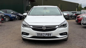 2017 Vauxhall Astra 1.4i Turbo Elite Nav Auto Euro 6 (s/s) 5dr in White — image 2