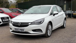 2017 Vauxhall Astra 1.4i Turbo Elite Nav Auto Euro 6 (s/s) 5dr in White — image 3