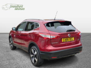 2016 Nissan Qashqai 1.5 Dci N-Connecta in Red — image 6