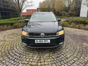 2016 Volkswagen Tiguan 2.0 Tdi Bluemotion Tech Se Navigation 4motion Euro 6 (s/s) 5dr in Green — image 2