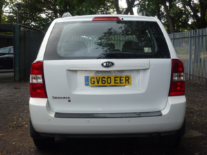 2011 Kia Sedona 2.2 Crdi 1 MPV 5dr Diesel Manual (179 G/km, 192 Bhp) in White — image 5