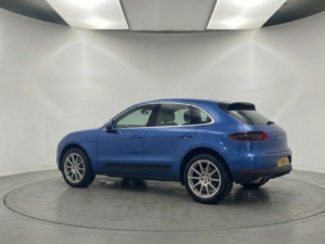 2018 Porsche Macan 3.0 Macan S D Semi-Auto 4WD 5dr in Blue — image 2