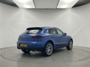 2018 Porsche Macan 3.0 Macan S D Semi-Auto 4WD 5dr in Blue — image 5