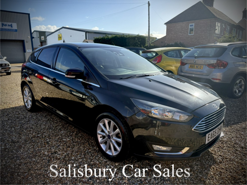 2015 Ford Focus 1.0 T Ecoboost Titanium in Black — image 1