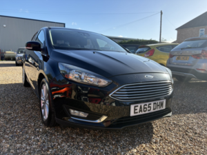 2015 Ford Focus 1.0 T Ecoboost Titanium in Black — image 2