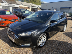 2015 Ford Focus 1.0 T Ecoboost Titanium in Black — image 4
