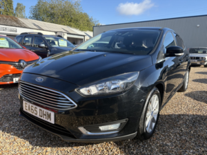 2015 Ford Focus 1.0 T Ecoboost Titanium in Black — image 5