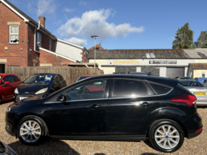 2015 Ford Focus 1.0 T Ecoboost Titanium in Black — image 6
