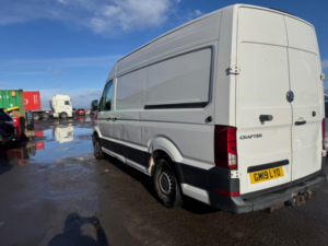 2019 Volkswagen Crafter 2.0 Tdi Cr35 Trendline Rwd Mwb High Roof Euro 6 (s/s) 5dr in White — image 4