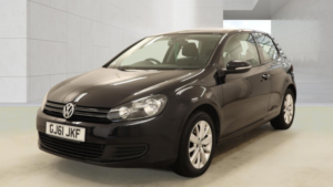 2011 Volkswagen Golf 1.6 Tdi Match 3 Door in Black — image 3