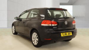2011 Volkswagen Golf 1.6 Tdi Match 3 Door in Black — image 5