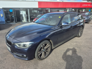 2018 BMW 3 Series 2.0 318d Sport Touring in Blue — image 2