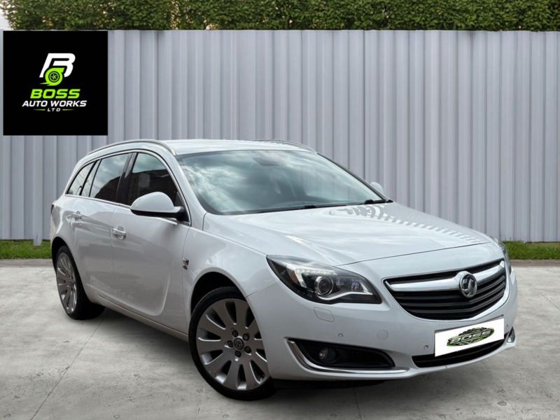 2015 Vauxhall Insignia 2.0 Cdti Elite Nav in White — image 1