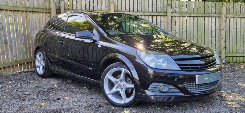 2008 Vauxhall Astra 1.8i 16v Sri Sport Hatch 3dr in Black — image 1
