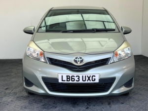 2013 Toyota Yaris 1.33 Dual Vvt-I Tr Multidrive S Euro 5 5dr in Green — image 2