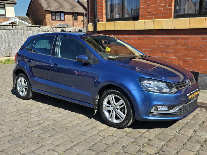 2017 Volkswagen Polo 1.2 Tsi Bluemotion Tech Match Edition in Blue — image 1
