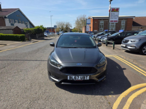 2018 Ford Focus 1.0t Ecoboost St-Line Euro 6 (s/s) 5dr in Grey — image 2