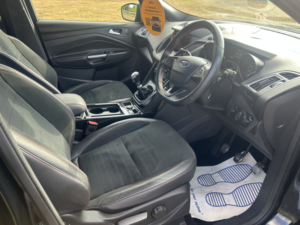 2019 Ford Kuga 1.5 T Ecoboost St-Line in Black — image 5