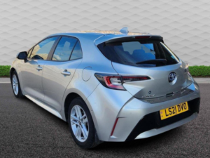 2021 Toyota Corolla 1.8 Vvt-H Icon Tech CVT Euro 6 (s/s) 5dr in Silver — image 5
