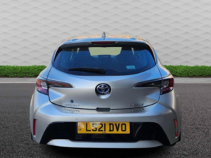 2021 Toyota Corolla 1.8 Vvt-H Icon Tech CVT Euro 6 (s/s) 5dr in Silver — image 6