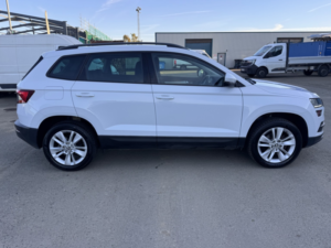 2019 Skoda Karoq 1.5 Tsi Act Se Technology in White — image 3