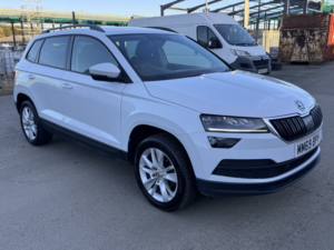 2019 Skoda Karoq 1.5 Tsi Act Se Technology in White — image 6