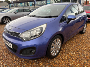 2014 Kia Rio 1.4 2 Euro 5 3dr in Blue — image 3