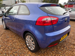2014 Kia Rio 1.4 2 Euro 5 3dr in Blue — image 4