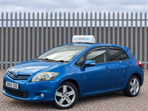 2010 Toyota Auris 1.6 V-Matic Sr Euro 5 5dr in Blue — image 2